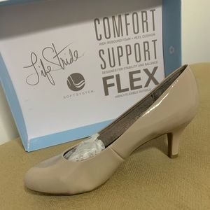 Lifestride dress pump in taupe 8.5 wide